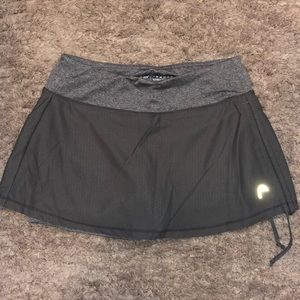 Gray Head tennis skirt